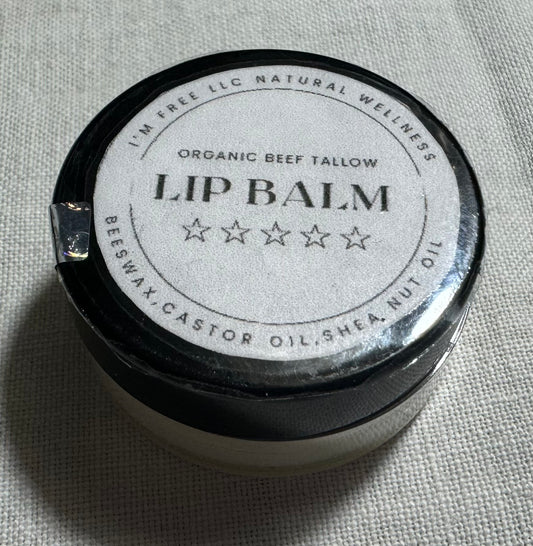 Tallow lip balm with beeswax, castor oil and shea nut oil